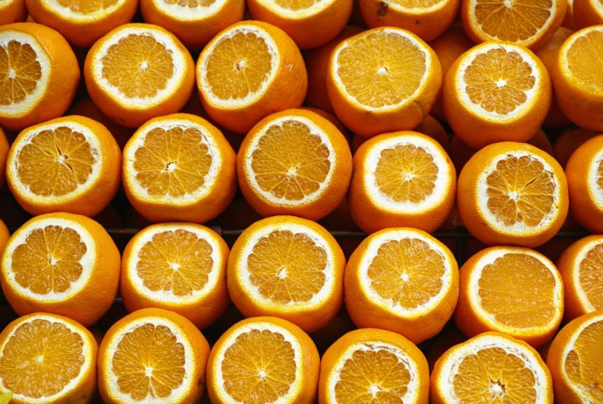 Orangensaft als Bestandteil der Ernährung im Alter